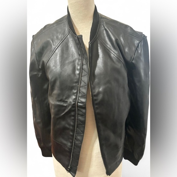 Guess Faux Leather Bomber Jacket Size Small - Picture 2 of 3